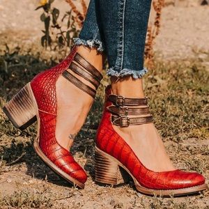 NIB Freebird Randi Red Croco Size 7